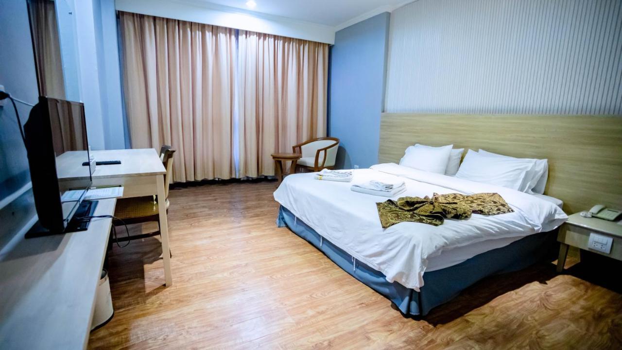 Cbd 2 Hotel Surat Thani Exterior foto